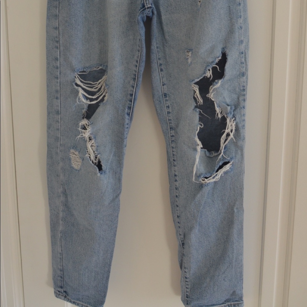 Distressed Boyfriend Jeans